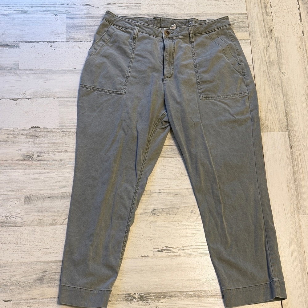 Old Navy. Size 14.  Olive pants.